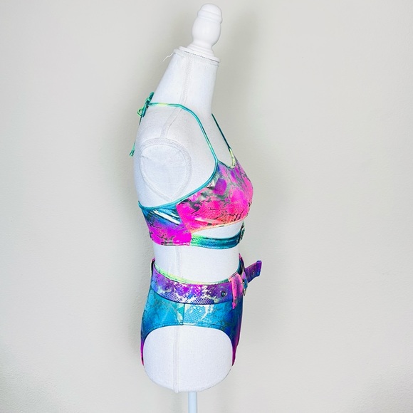 Roma Rainbow Snake Print Underboob & Buckle Rave Set - Picture 4 of 11